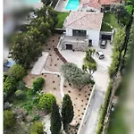 La Madrague-villa/piscine Vue Mer/clim/wifi * Hyères