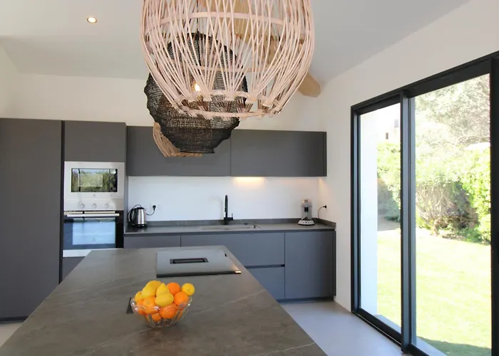 La Madrague-villa/piscine Vue Mer/clim/wifi Villa Hyères