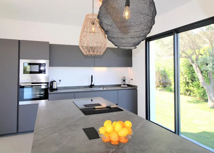 Villa La Madrague-villa/piscine Vue Mer/clim/wifi *