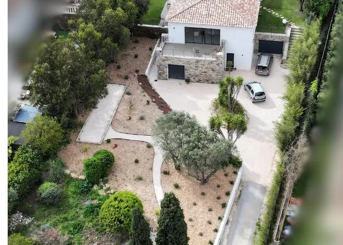 La Madrague-villa/piscine Vue Mer/clim/wifi * Hyères